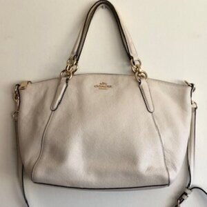 COACH Small Kelsey Satchel Crossbody Bag Pebbled Leather Top Zip Off Whi…